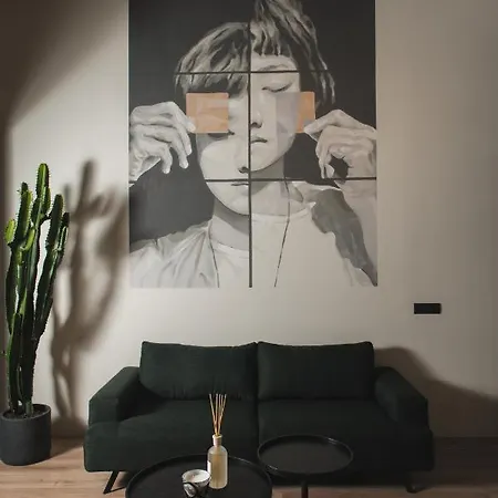 Urban Lofts 하니아