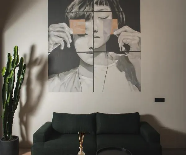 Urban Lofts 하니아