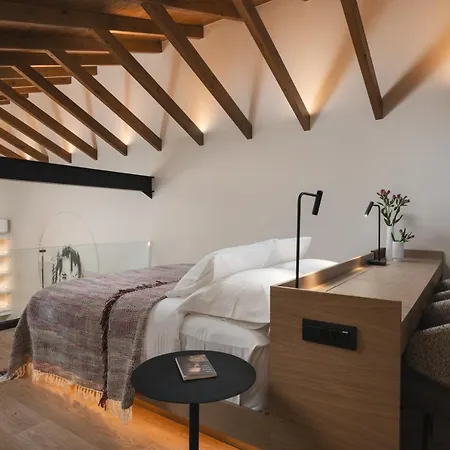 Urban Lofts Apartment